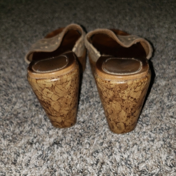 Kravings | Leather Wedge Slide Mules with Open-Toe Design - Picture 4 of 5